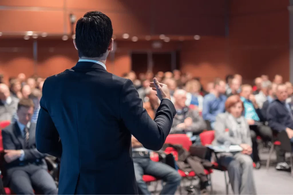 Esponente Accredia a confronto con delegati MIM