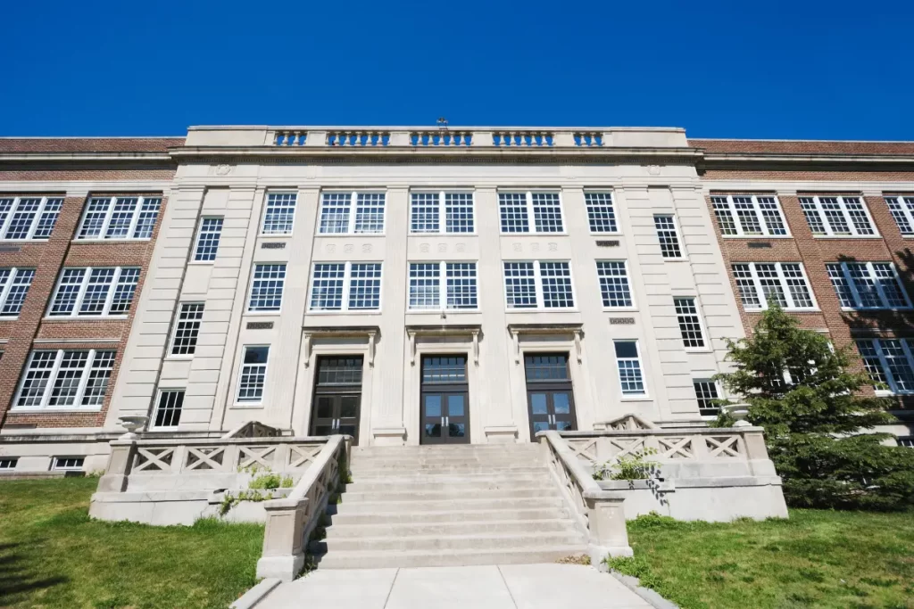 ingresso di un edificio scolastico