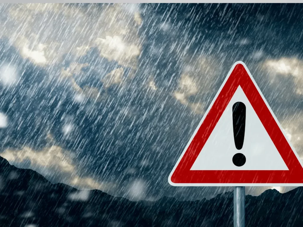 Allerta meteo da arancione a rossa in Toscana: chiuse le scuole in molti comuni