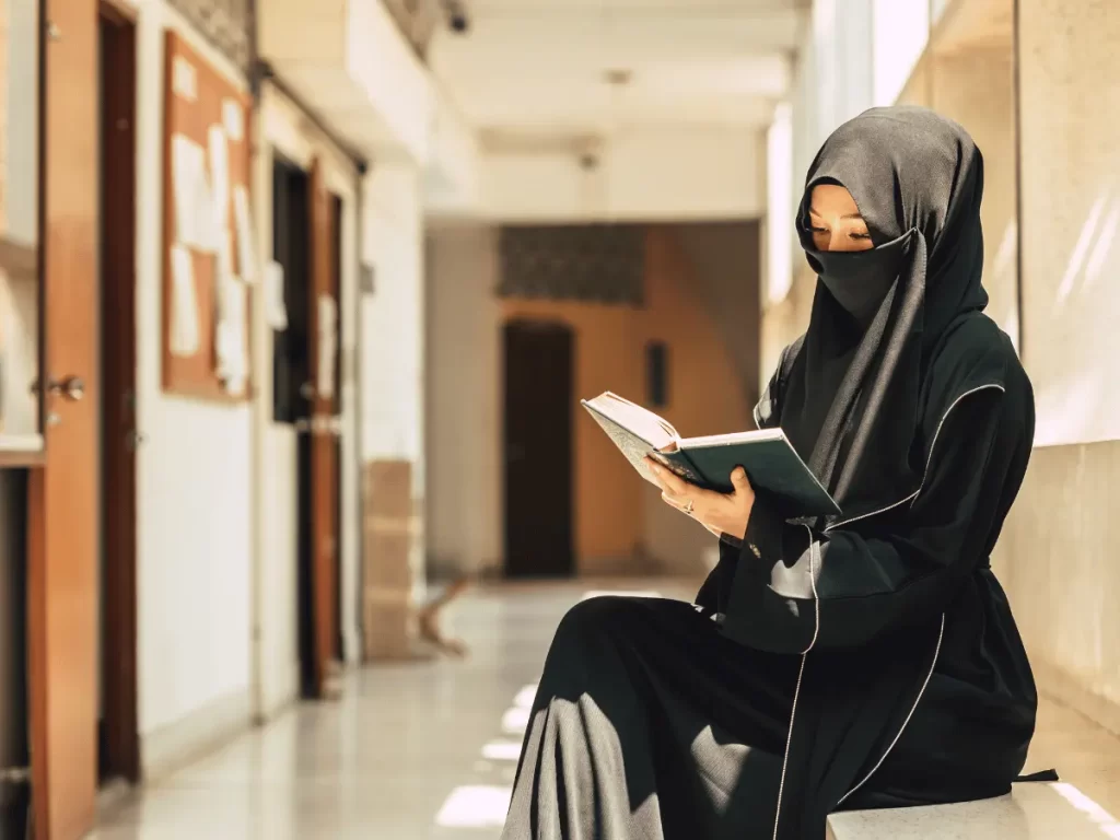 Niqab a scuola: il caso di Modena e cosa dice il quadro normativo