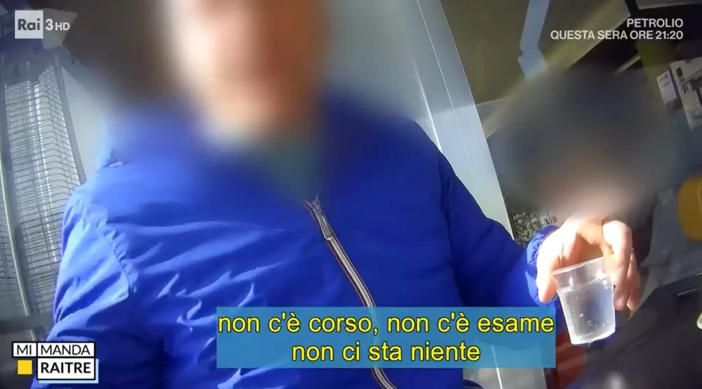 il sindacalista intermediatore durante il colloquio con il finto docente