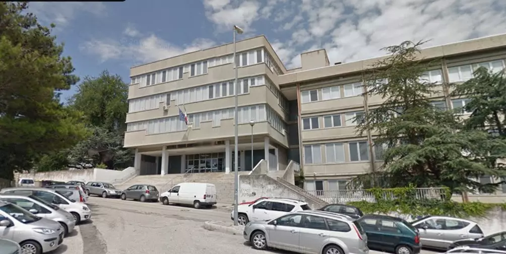 Amianto a scuola, Assistente tecnico muore di tumore: MIM condannato a risarcire 600 mila euro