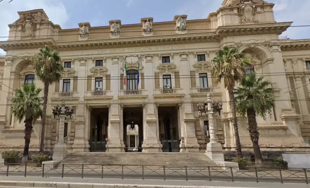 Docenti Esclusi dai Corsi Indire si Mobilitano: la sede del Ministero dell'Istruzione e del Merito