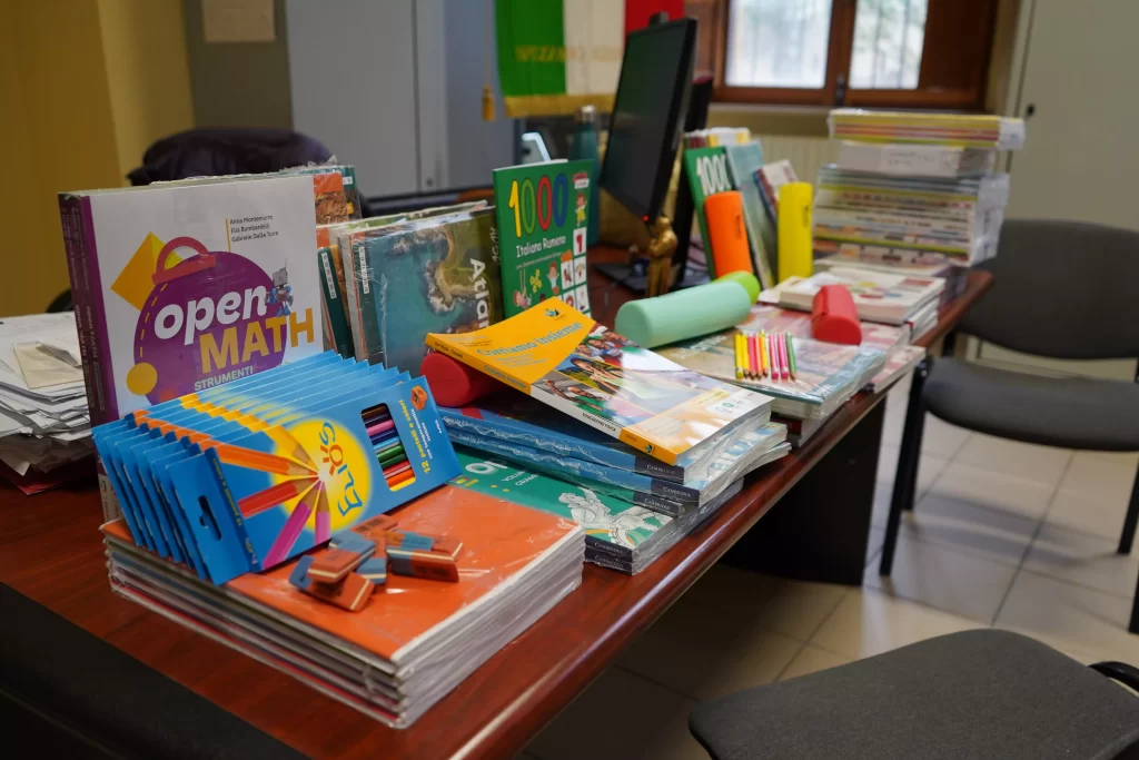 Donazione Libri e Kit Scolastici di Scuola Moscati: il materiale scolastico donato