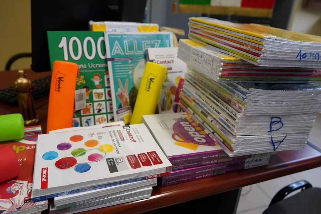 Donazione Libri e Kit Scolastici di Scuola Moscati: il materiale scolastico donato