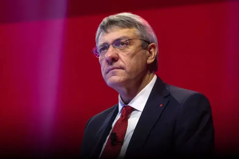 Spesa Militare in Aumento: Maurizio Landini