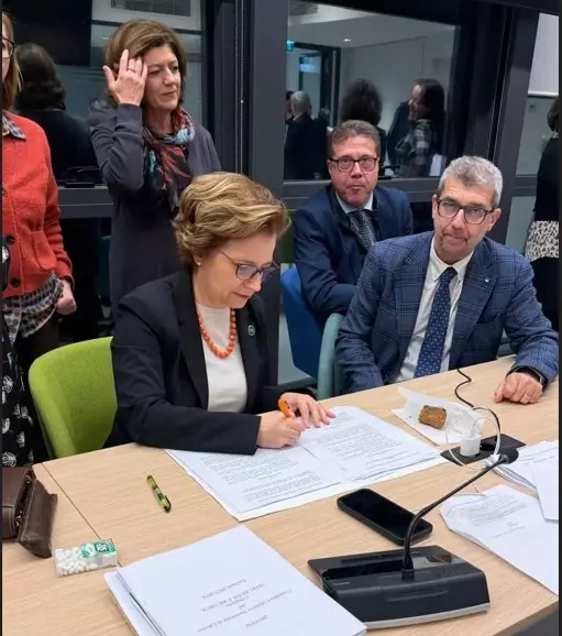 Lettera sul CCNL 2025-27: Barbacci durante la firma del CCNL 2022-24
