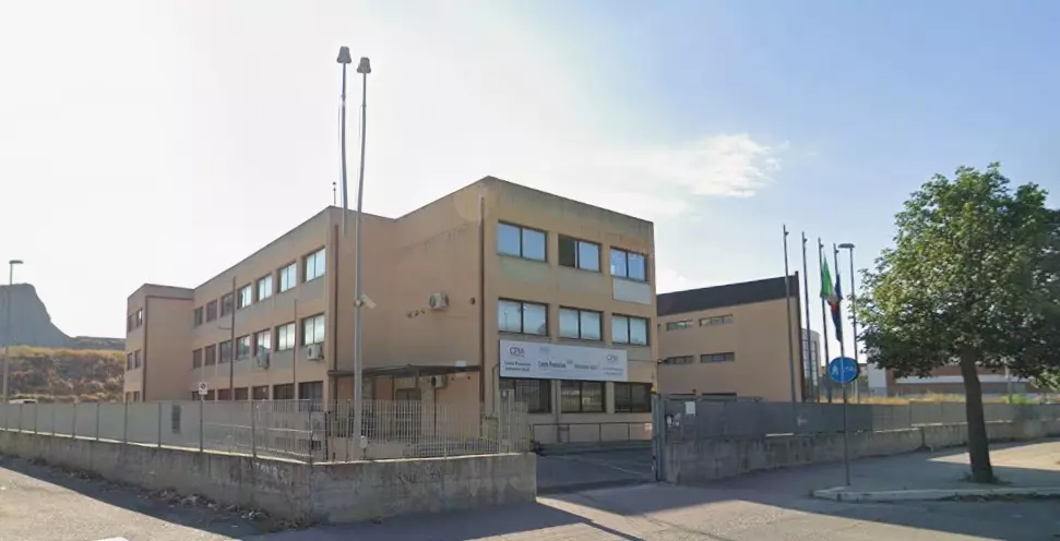 Inchiesta scuola Crotone: istituto "Pertini-Santoni"