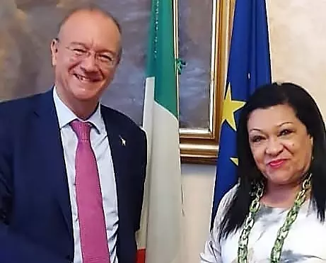 La Segretaria Nazionale UGL Istruzione, Ornella Cuzzupi con il Ministro Valditara