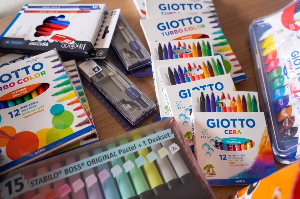 Una parte del materiale donato all'IC Mattia Preti